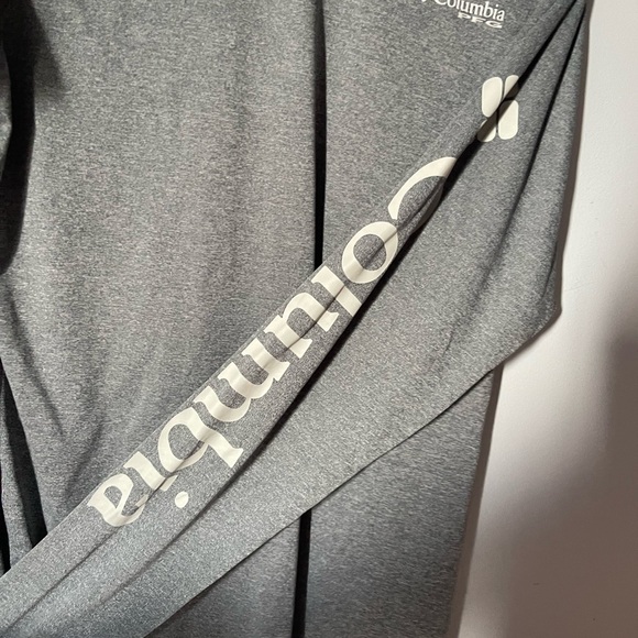 Columbia gray long sleeved rash guard spf PFG S - Picture 8 of 8